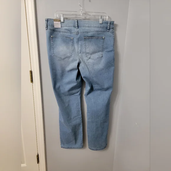 Chico's Midrise Straight Jean Size 2- US 12 - Picture 2 of 4